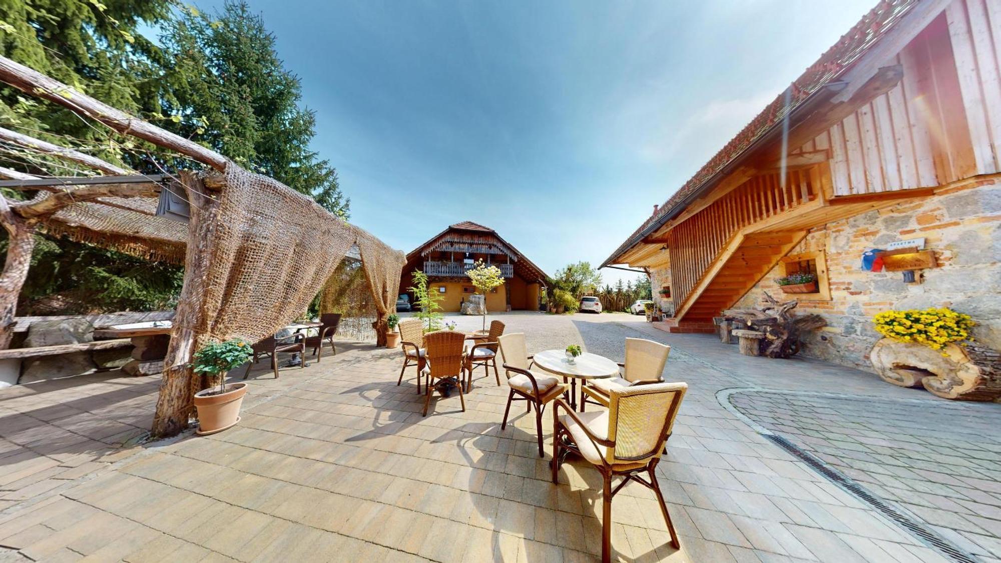 Resort Hisa Ida - Apartments With Hot Tub And Sauna Ivancna Gorica Esterno foto