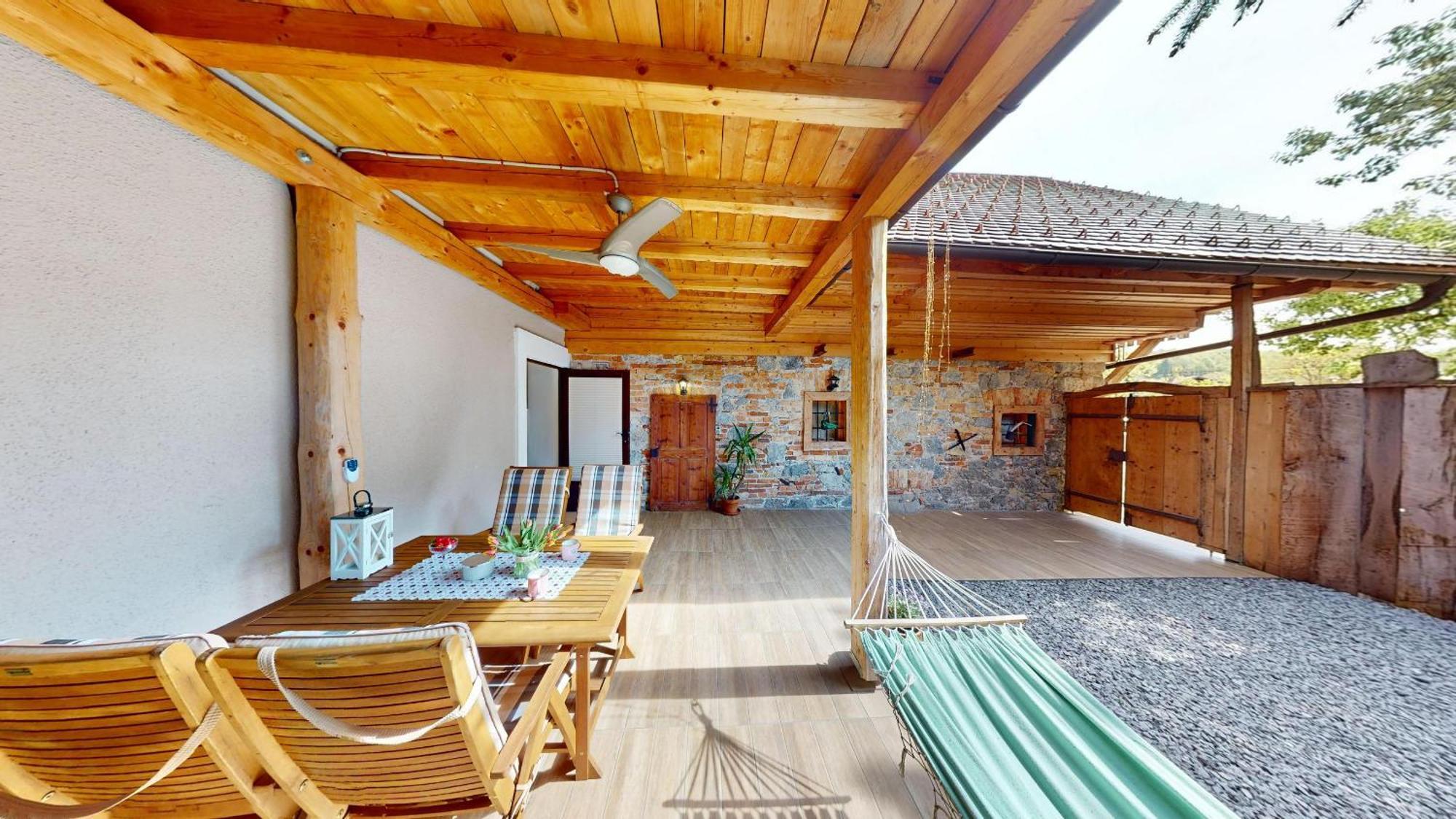 Resort Hisa Ida - Apartments With Hot Tub And Sauna Ivancna Gorica Esterno foto